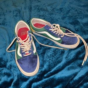 Yacht club vans
